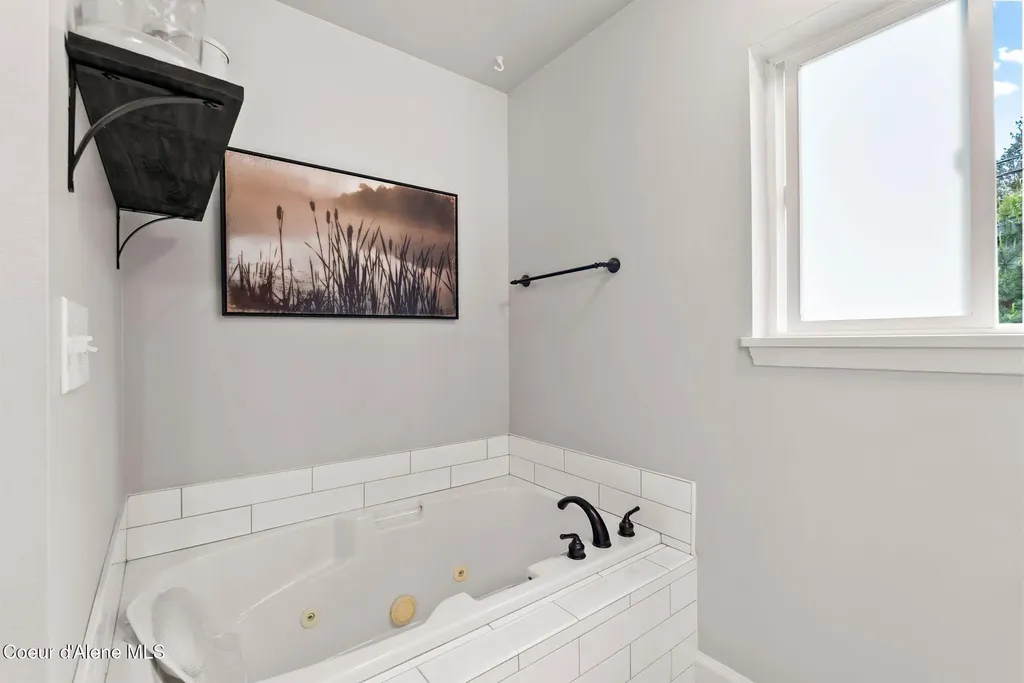 439 Vedelwood Drive Sandpoint ID 83864