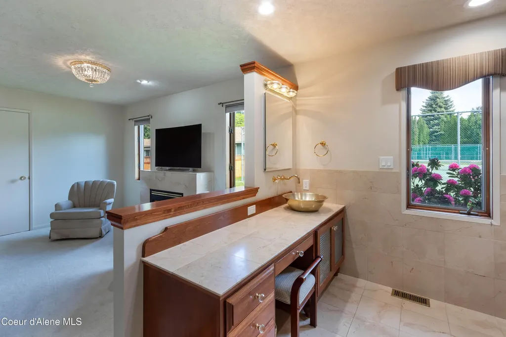 1710 Westwood Drive Sandpoint ID 83864
