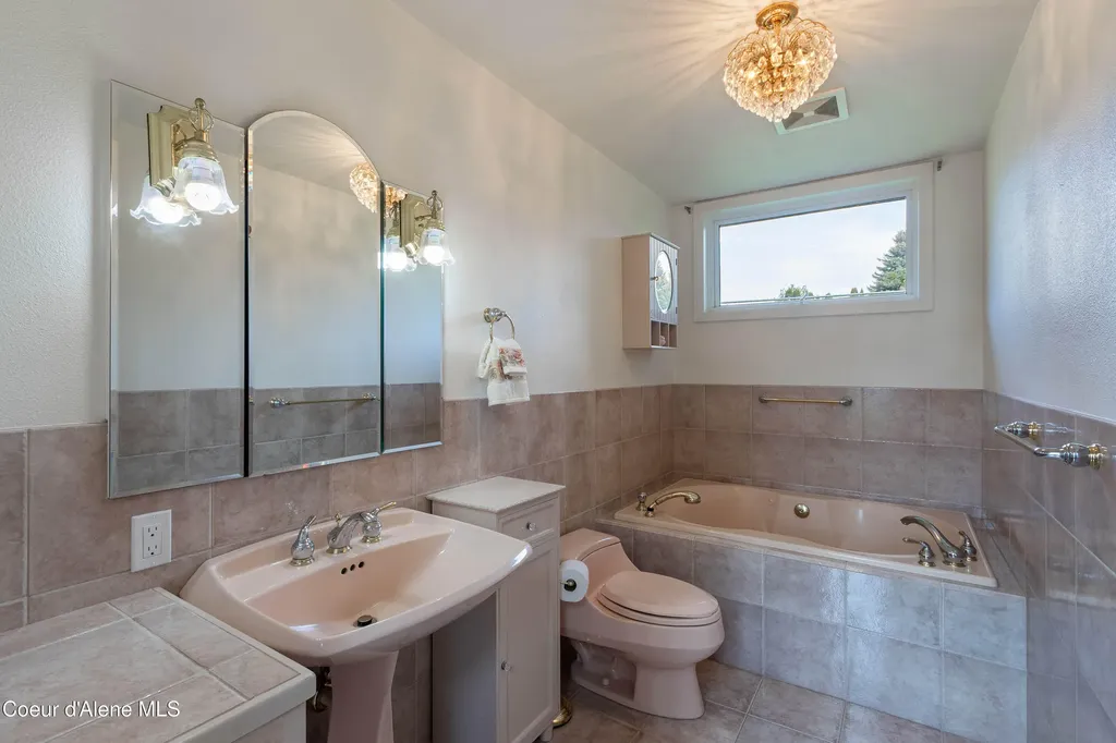1710 Westwood Drive Sandpoint ID 83864