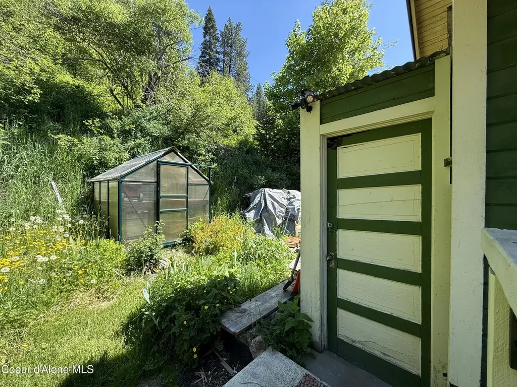 517 Hunter Street Mullan ID 83846