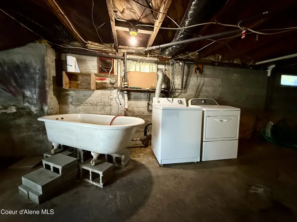 517 Hunter Street Mullan ID 83846