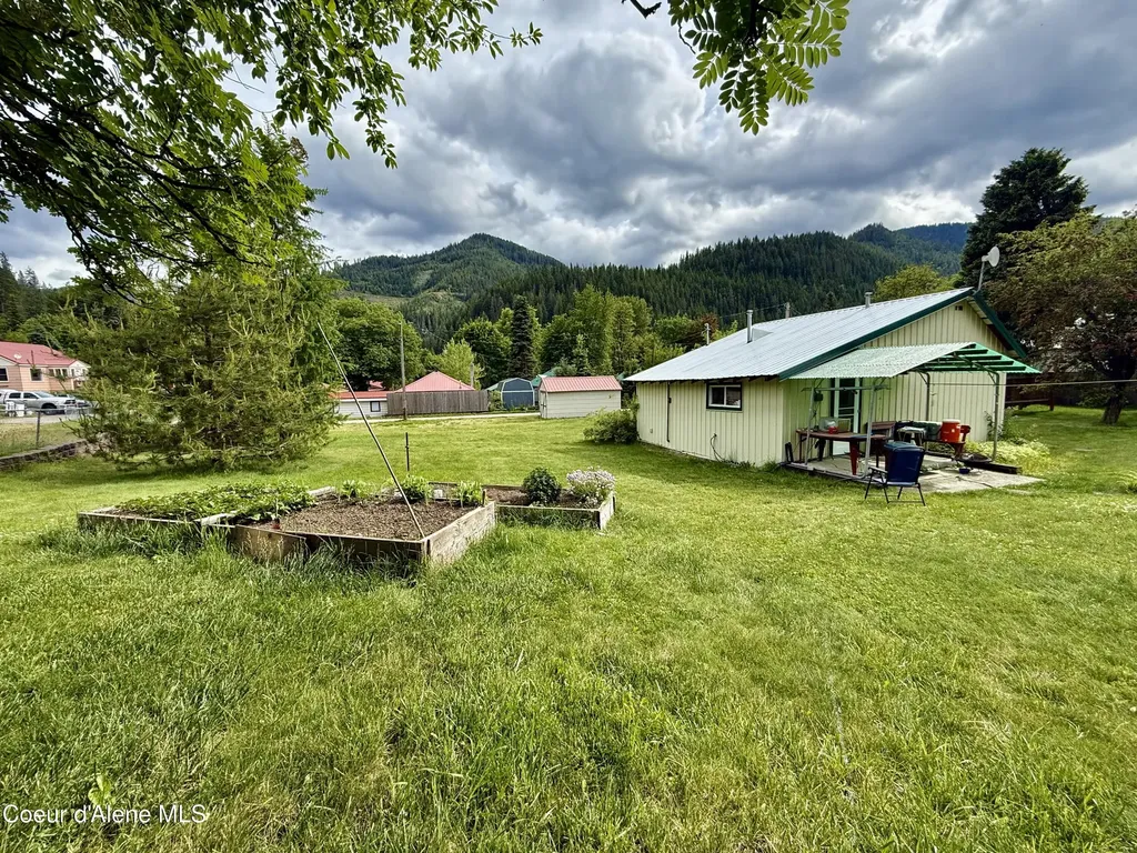 108 Markwell Avenue Silverton ID 83867