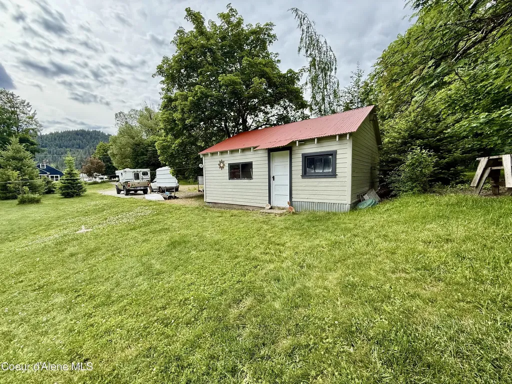 108 Markwell Avenue Silverton ID 83867