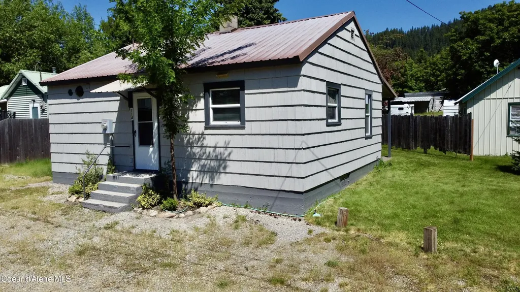 108 Markwell Avenue Silverton ID 83867