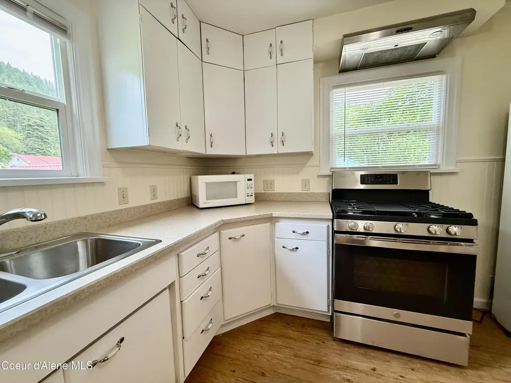 108 Markwell Avenue Silverton ID 83867
