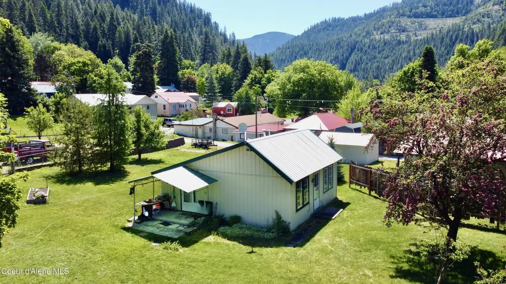 108 Markwell Avenue Silverton ID 83867