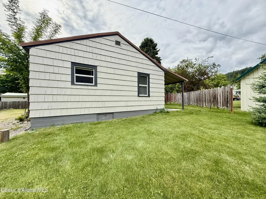 108 Markwell Avenue Silverton ID 83867