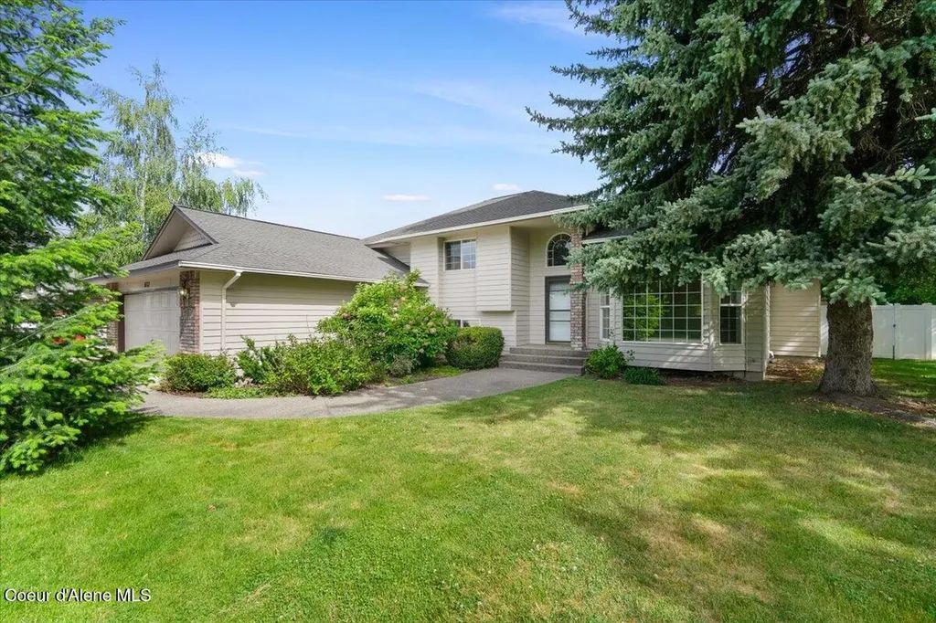 673 E Cloverleaf Drive Hayden ID 83835