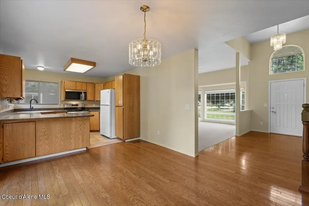 673 E Cloverleaf Drive Hayden ID 83835