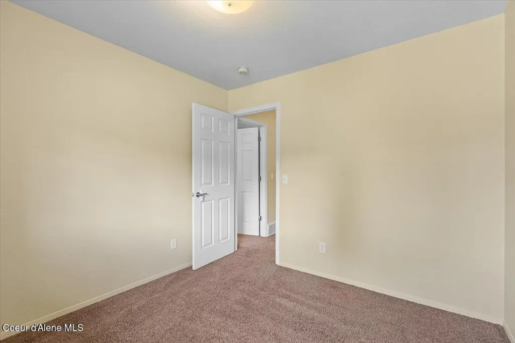 673 E Cloverleaf Drive Hayden ID 83835