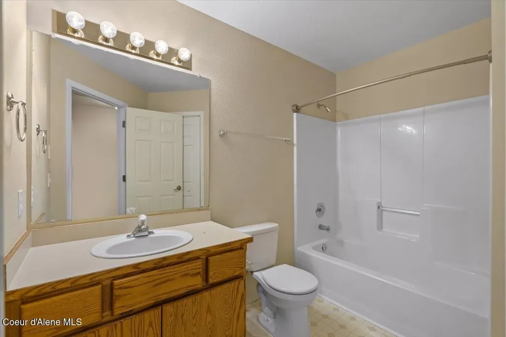 673 E Cloverleaf Drive Hayden ID 83835