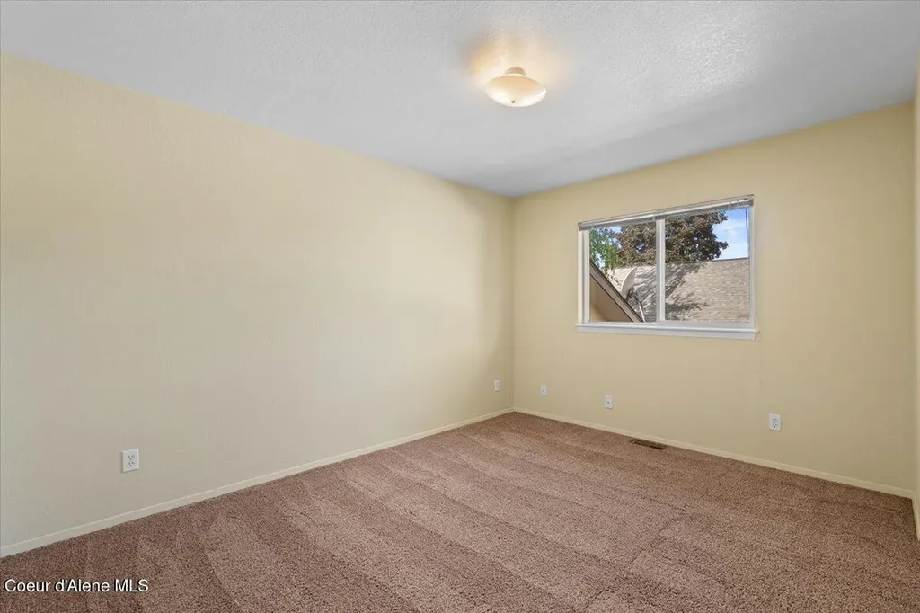 673 E Cloverleaf Drive Hayden ID 83835