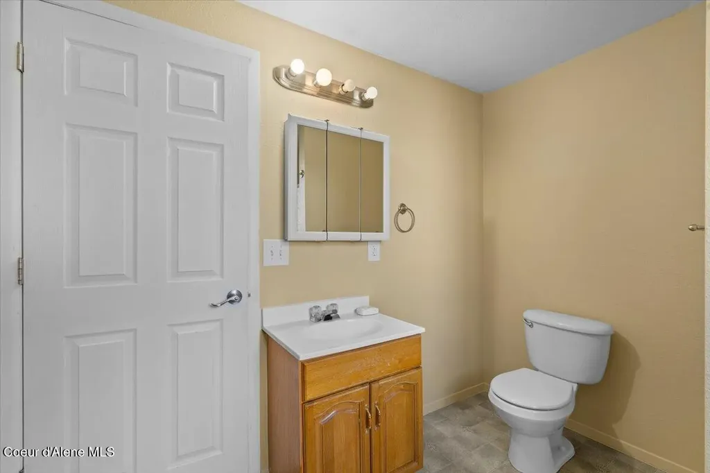 673 E Cloverleaf Drive Hayden ID 83835