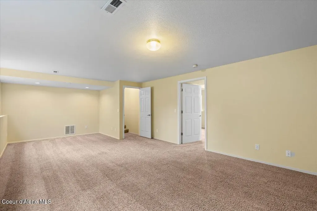 673 E Cloverleaf Drive Hayden ID 83835