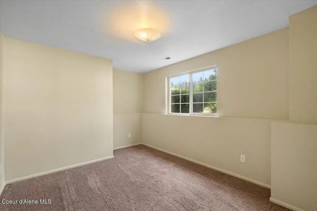 673 E Cloverleaf Drive Hayden ID 83835