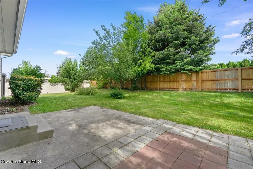 673 E Cloverleaf Drive Hayden ID 83835