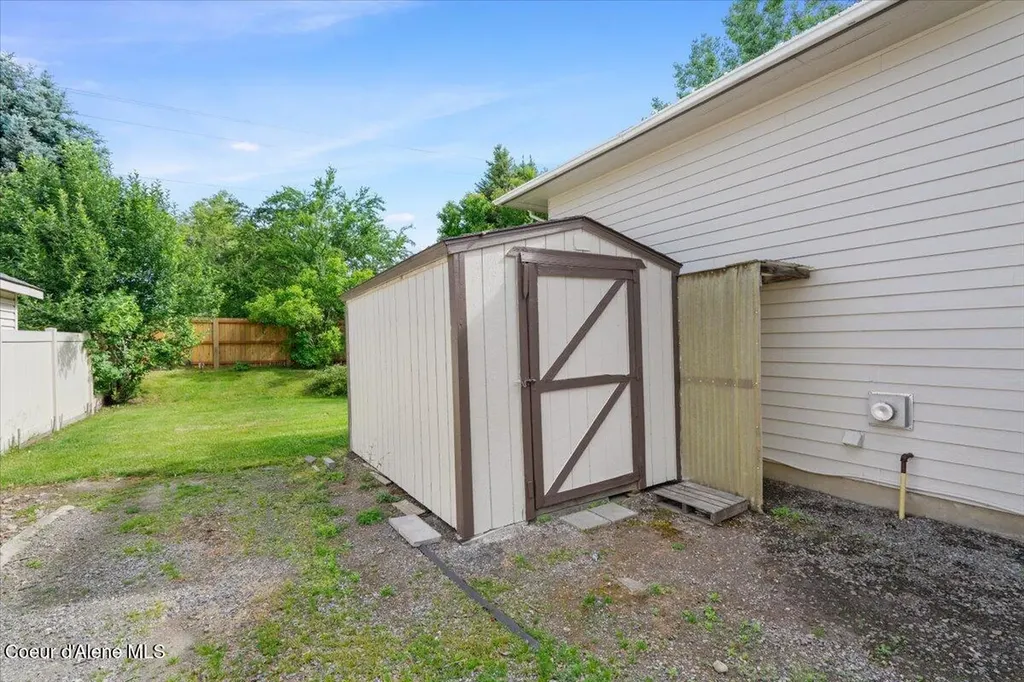 673 E Cloverleaf Drive Hayden ID 83835