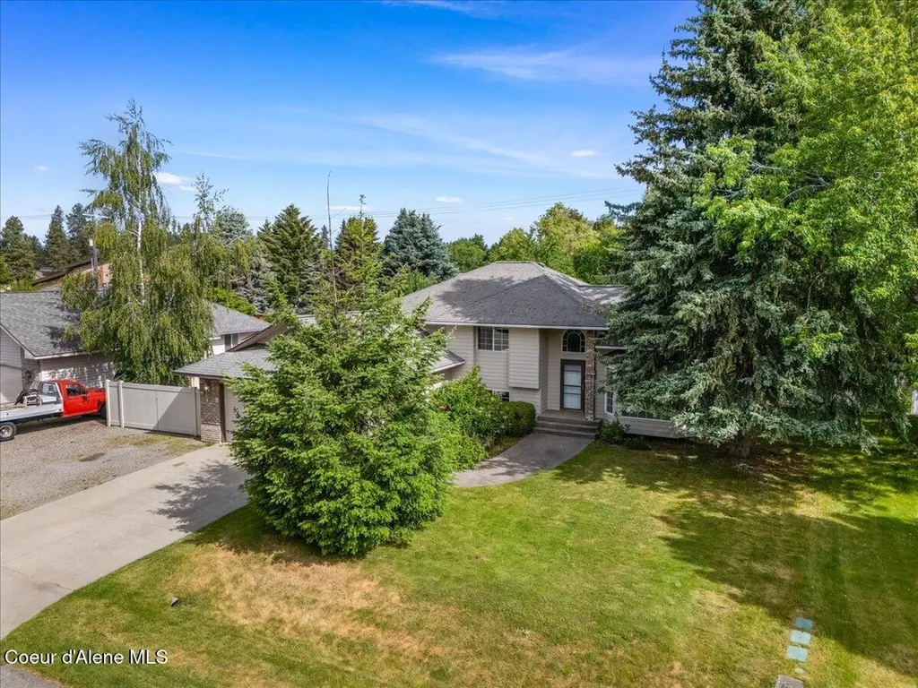 673 E Cloverleaf Drive Hayden ID 83835