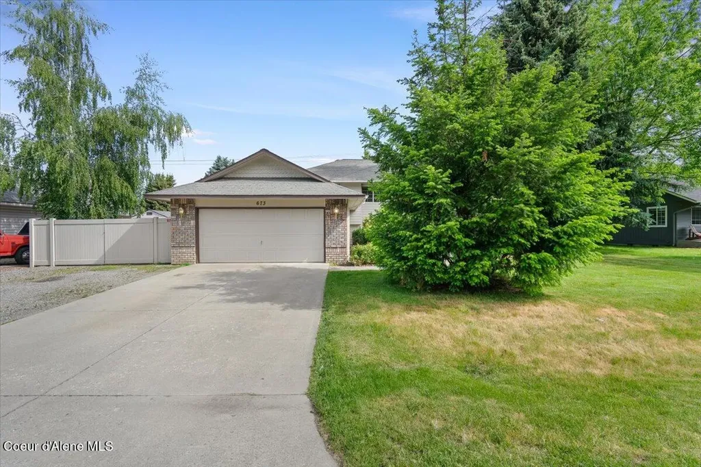 673 E Cloverleaf Drive Hayden ID 83835