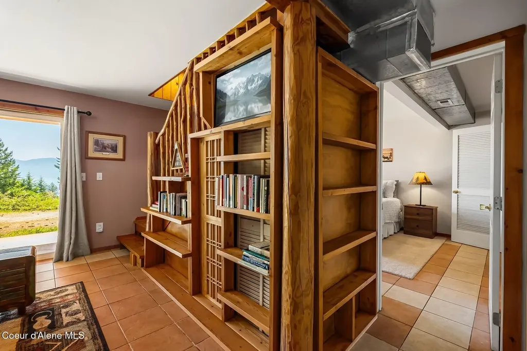 185 Larchwood Drive Sagle ID 83860