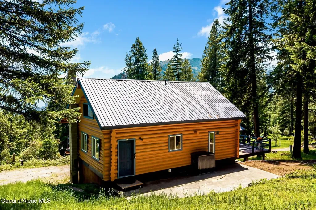 185 Larchwood Drive Sagle ID 83860