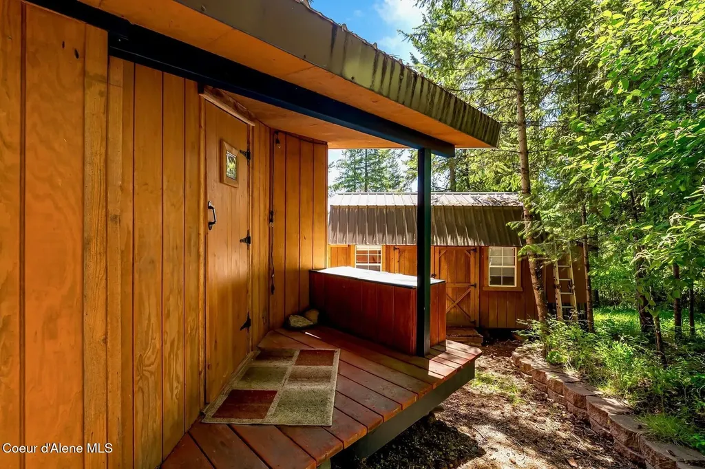 185 Larchwood Drive Sagle ID 83860