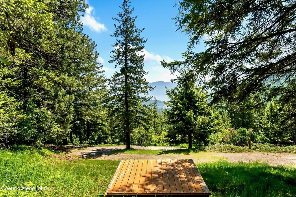185 Larchwood Drive Sagle ID 83860