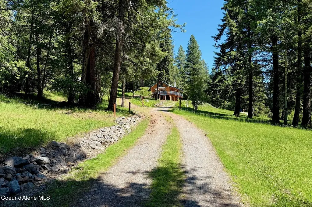 185 Larchwood Drive Sagle ID 83860