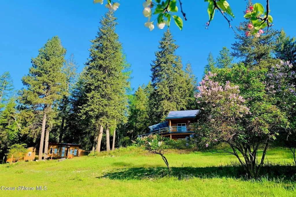 185 Larchwood Drive Sagle ID 83860