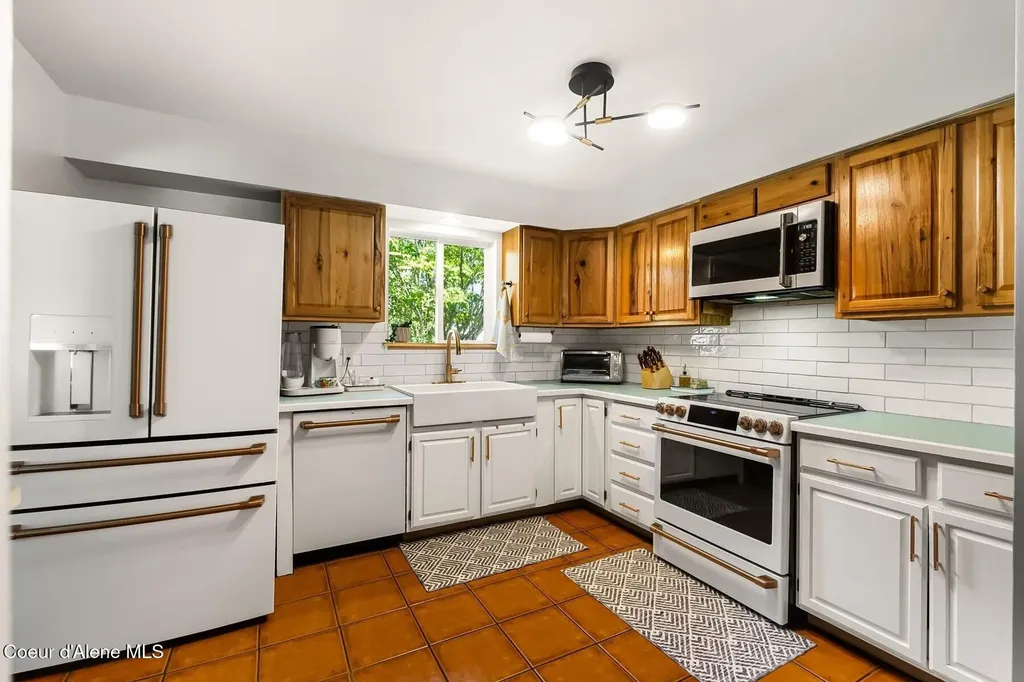 510 Loman Circle Sandpoint ID 83864