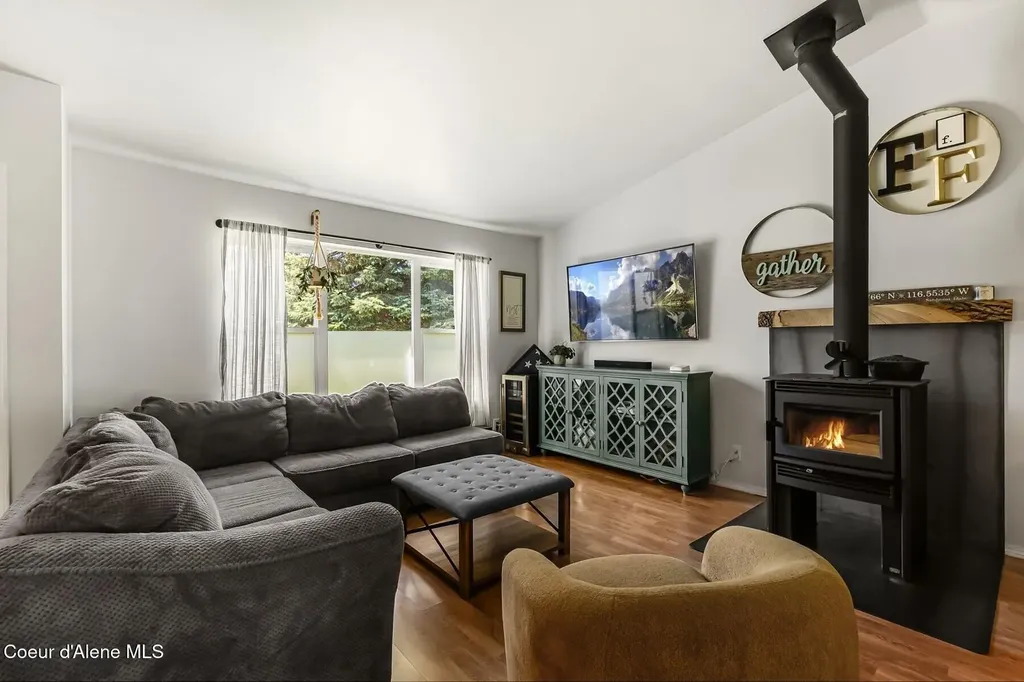 510 Loman Circle Sandpoint ID 83864