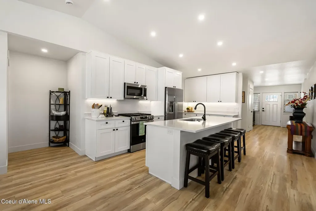 1667 Irvine Way Sandpoint ID 83864