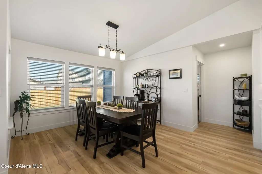 1667 Irvine Way Sandpoint ID 83864