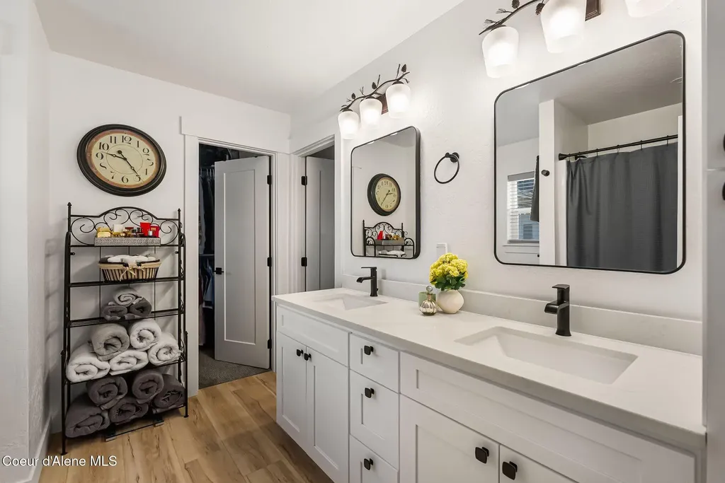 1667 Irvine Way Sandpoint ID 83864