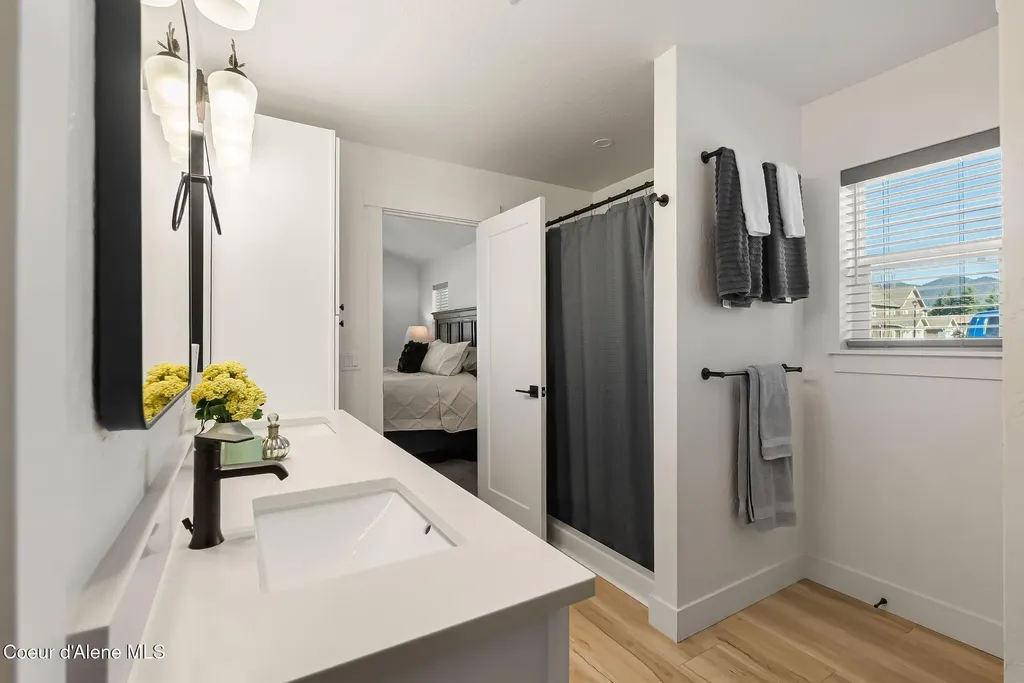 1667 Irvine Way Sandpoint ID 83864