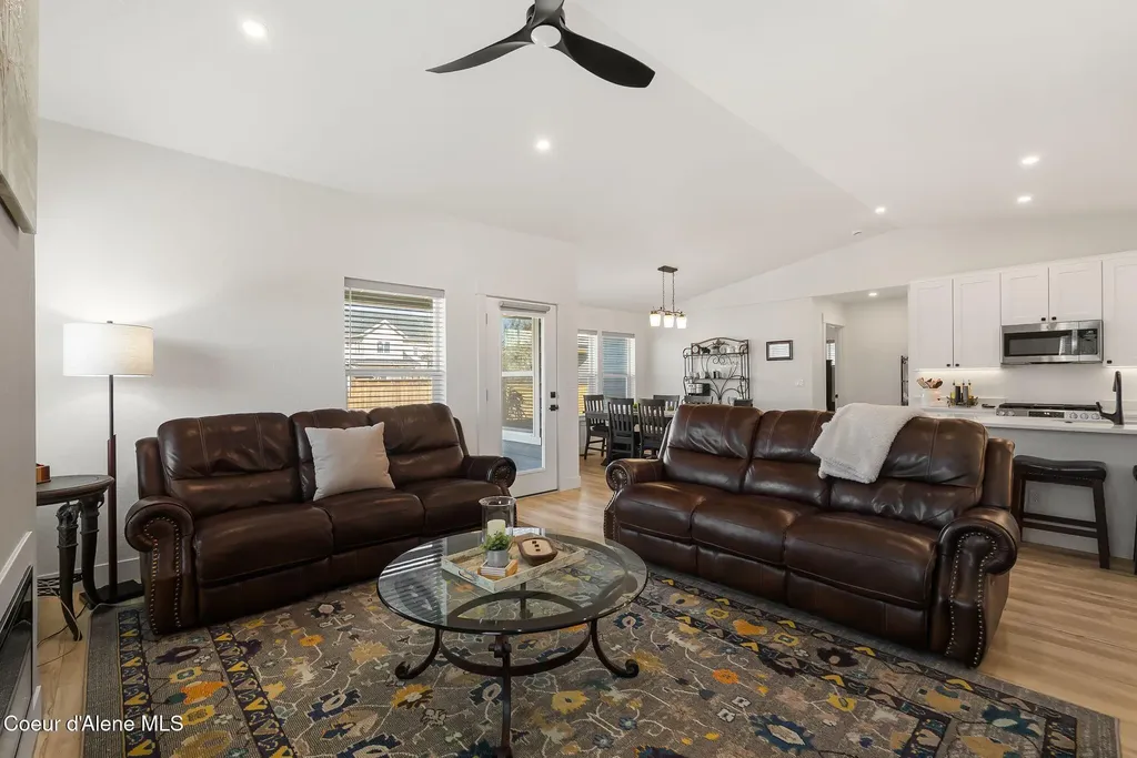 1667 Irvine Way Sandpoint ID 83864