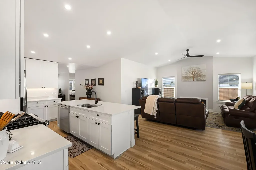 1667 Irvine Way Sandpoint ID 83864