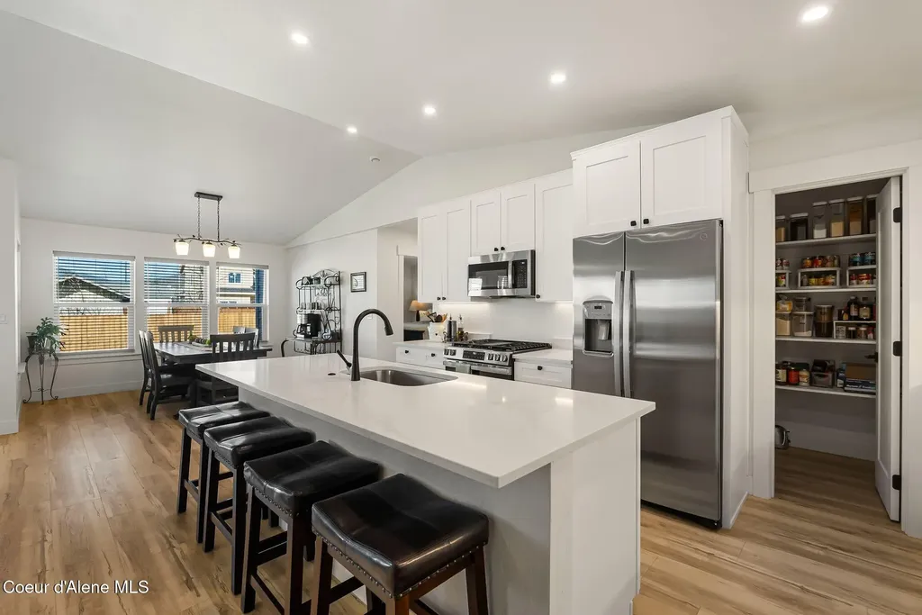 1667 Irvine Way Sandpoint ID 83864