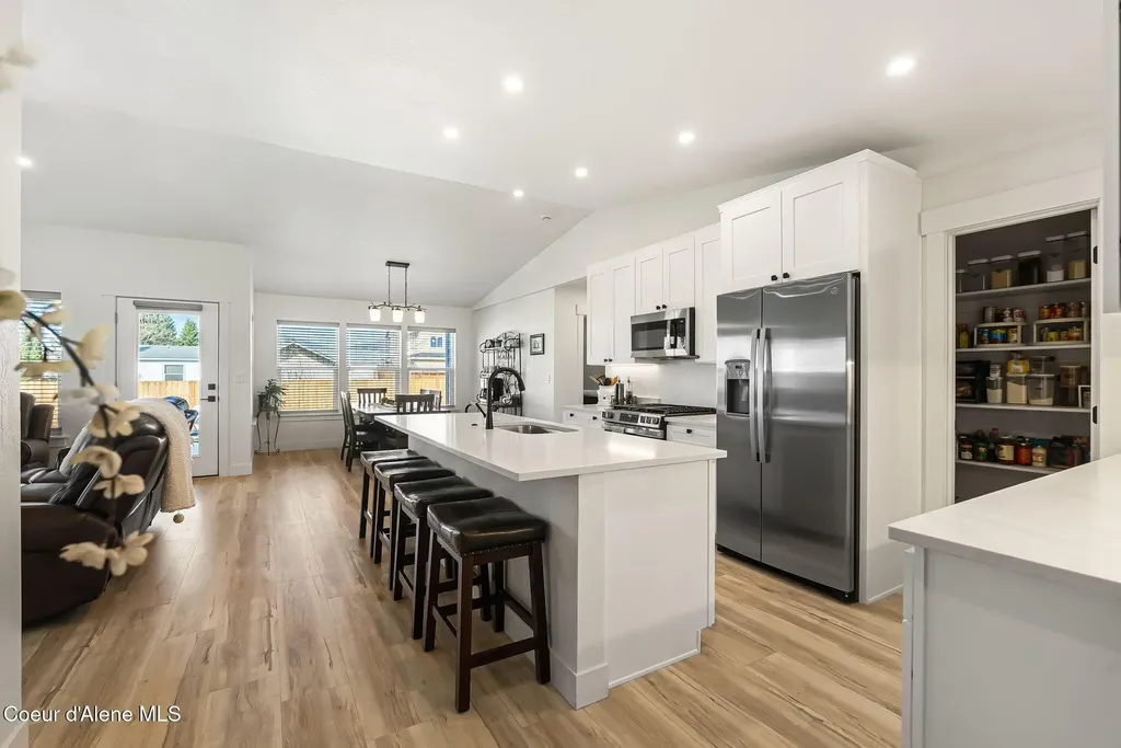 1667 Irvine Way Sandpoint ID 83864