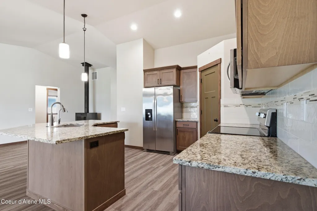 670 E Valley Street S Oldtown ID 83822