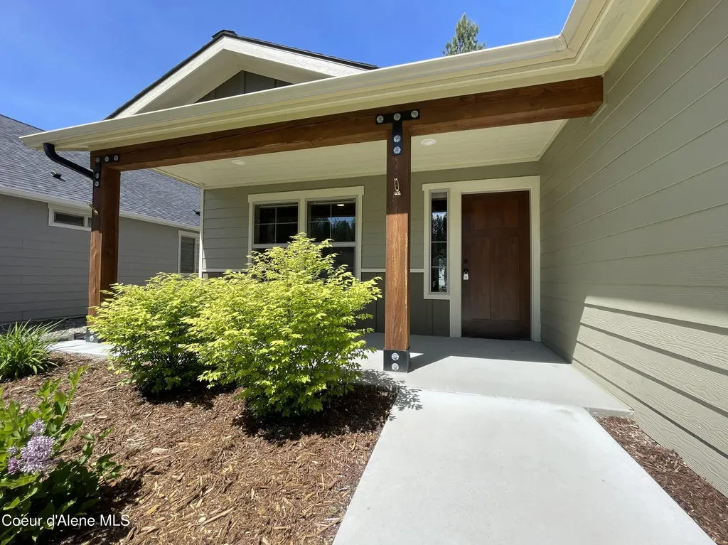 670 E Valley Street S Oldtown ID 83822