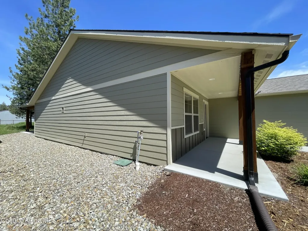 670 E Valley Street S Oldtown ID 83822