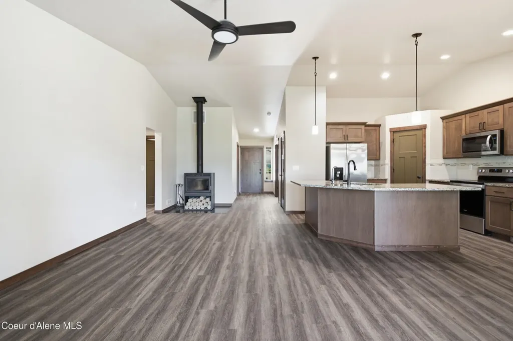 670 E Valley Street S Oldtown ID 83822