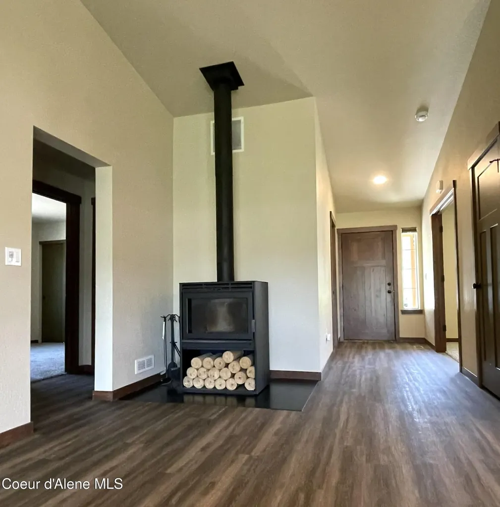 670 E Valley Street S Oldtown ID 83822