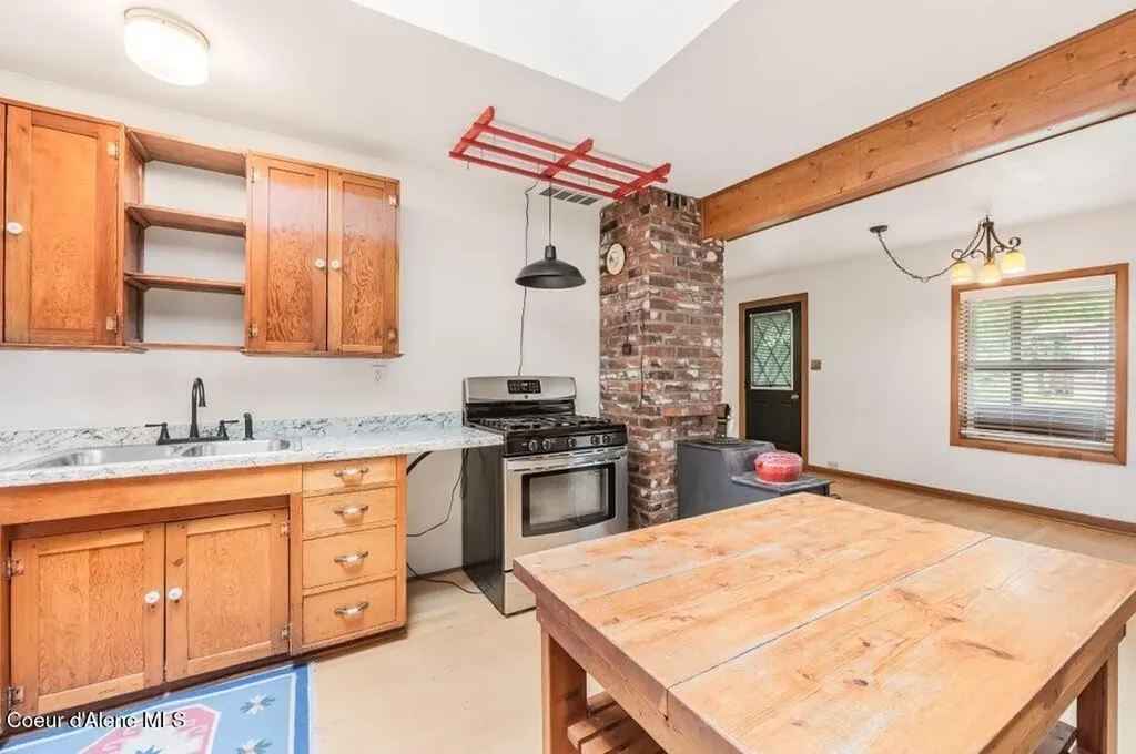 213 W 5th Avenue Clark Fork ID 83811