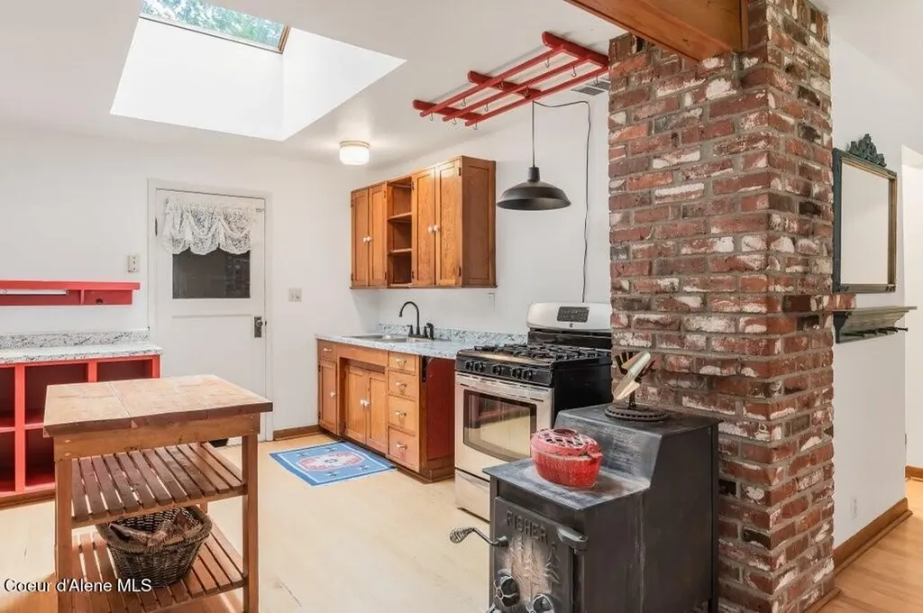 213 W 5th Avenue Clark Fork ID 83811