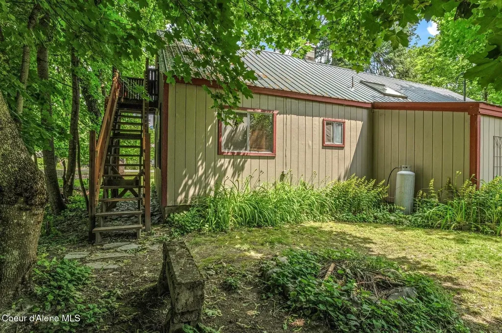 213 W 5th Avenue Clark Fork ID 83811