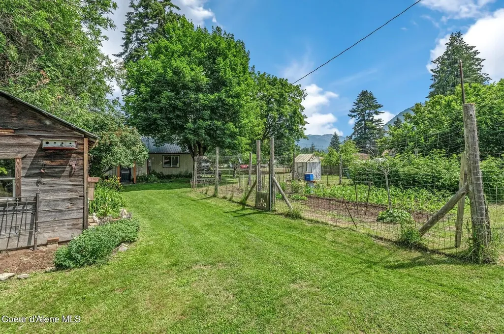 213 W 5th Avenue Clark Fork ID 83811