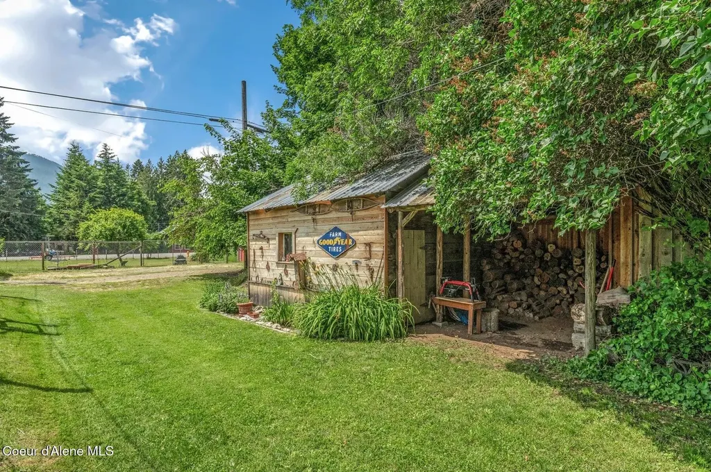 213 W 5th Avenue Clark Fork ID 83811
