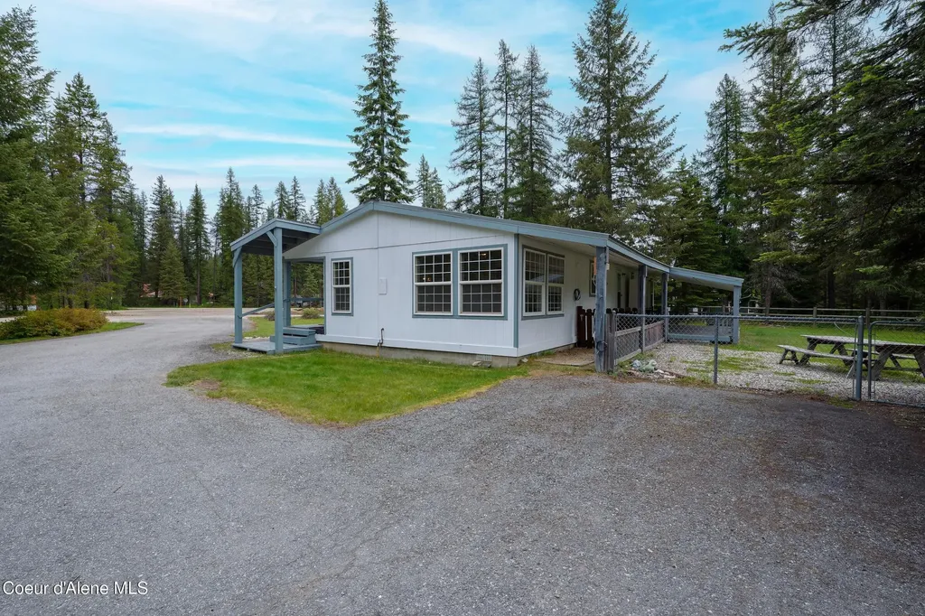 565 Shady Pines Loop Priest Lake ID 83856